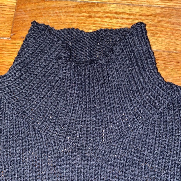 NWOT Marcella Moda Cold Shoulder Mock Neck Sweater - Picture 6 of 14